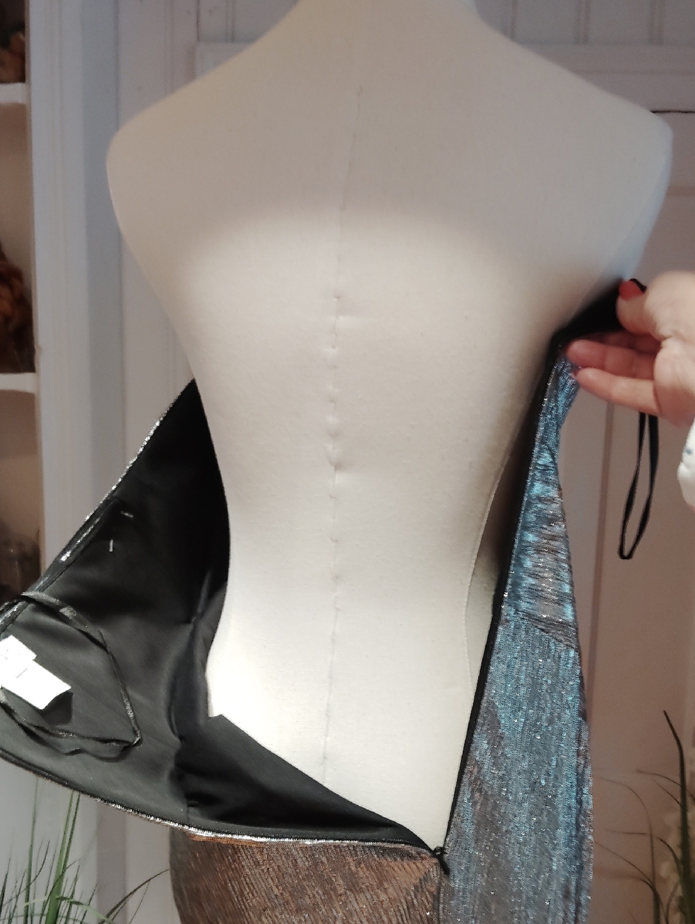 Rene Ruiz Metallic Strapless Gown - Picture 13 of 14